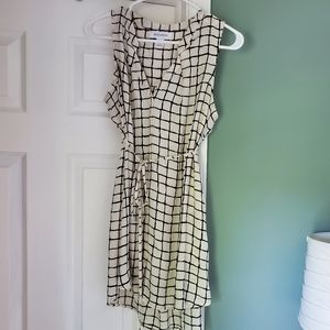 Button-down sleeveless maternity tunic